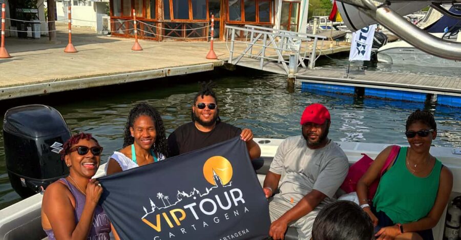 Sport Boat: Rosario Island, Private Island, Cholon & Baru