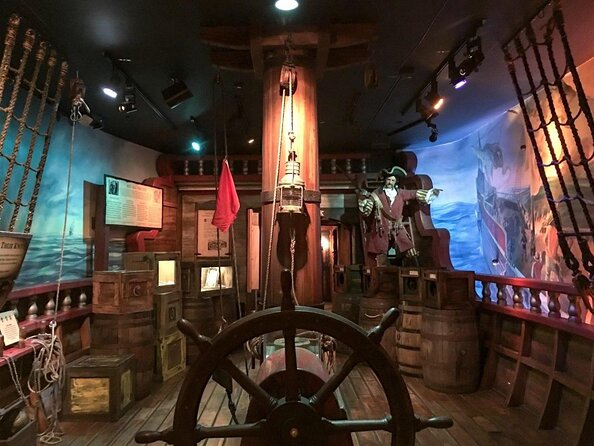St. Augustine: Old City World of Pirates Experience - Exploring the Historic City