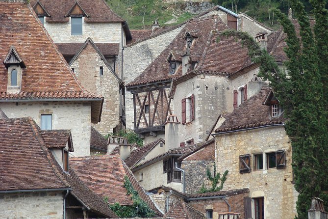 St Cirq Lapopie and Pech Merle Cavern Tour From Toulouse