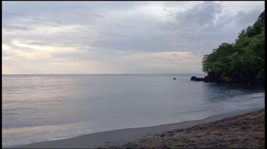 St. Vincent: Black Point Tunnel and Villa Beach Tour