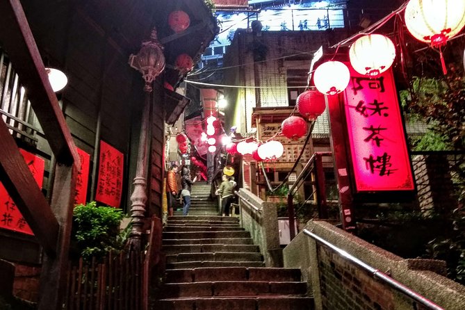 Stunning Scenery Hike and Taiwan Traditional Tea in Juifen - Overview of the Tour