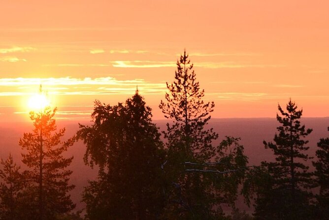 Sunset at the Arctic Circle - Itinerary and Activities