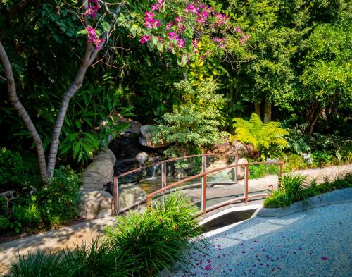 Sunset Marquis Hotel - Luxury Hotel Overview