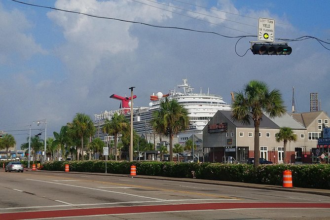 SUV FIT UP 6 Adults Private Ride IAH Airport Houston- Galveston.