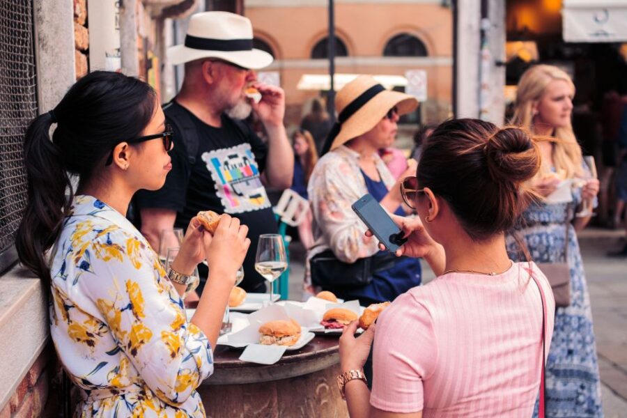 Tastes and Traditions of Venice: Rialto Market Tour