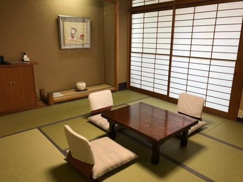 Tazuru - Location and Accessibility
