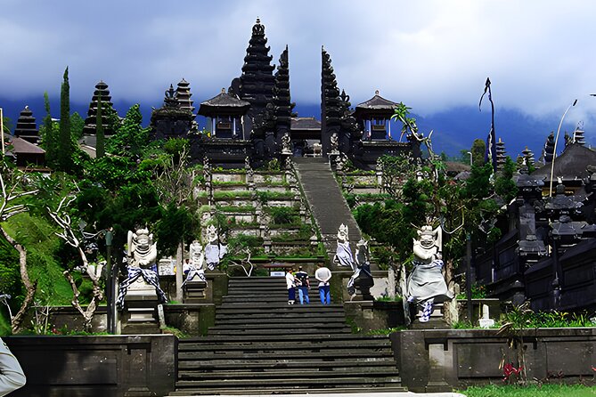 Telaga Waja White Water Rafting and Besakih Temple Tour