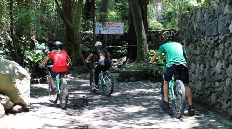 Tepoztlan: Night City Bike Tour