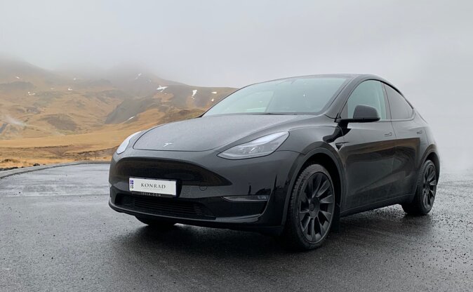 Tesla Ecotour – Exclusive Golden Circle Private Day Tour