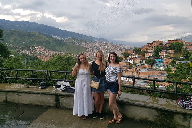 The Best Comuna 13 Graffiti Tour, Plaza Botero and Cable Cars - The Iconic Sculptures of Plaza Botero