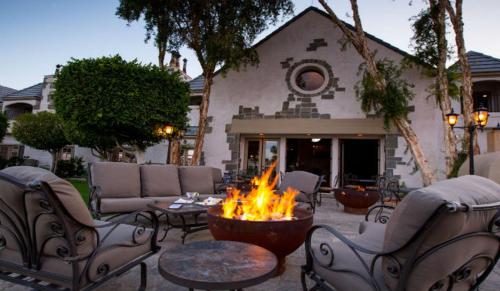 The Chateau at Lake La Quinta - Immersive Location