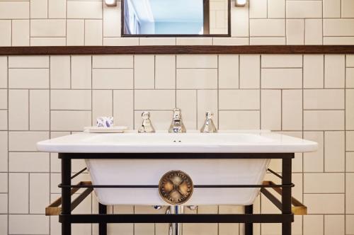 The Hoxton, Amsterdam - Overview and Location