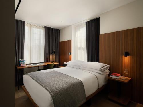 The Moore - Hotel Overview and Location