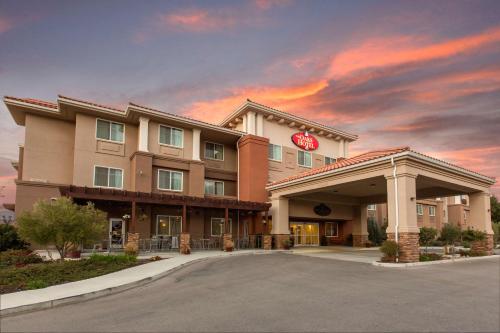 The Oaks Hotel & Suites - Hotel Overview