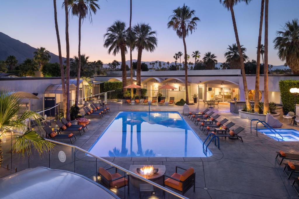 The Palm Springs Hotel Review