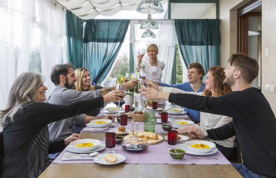 Tivoli: Dining Experience at a Locals Home