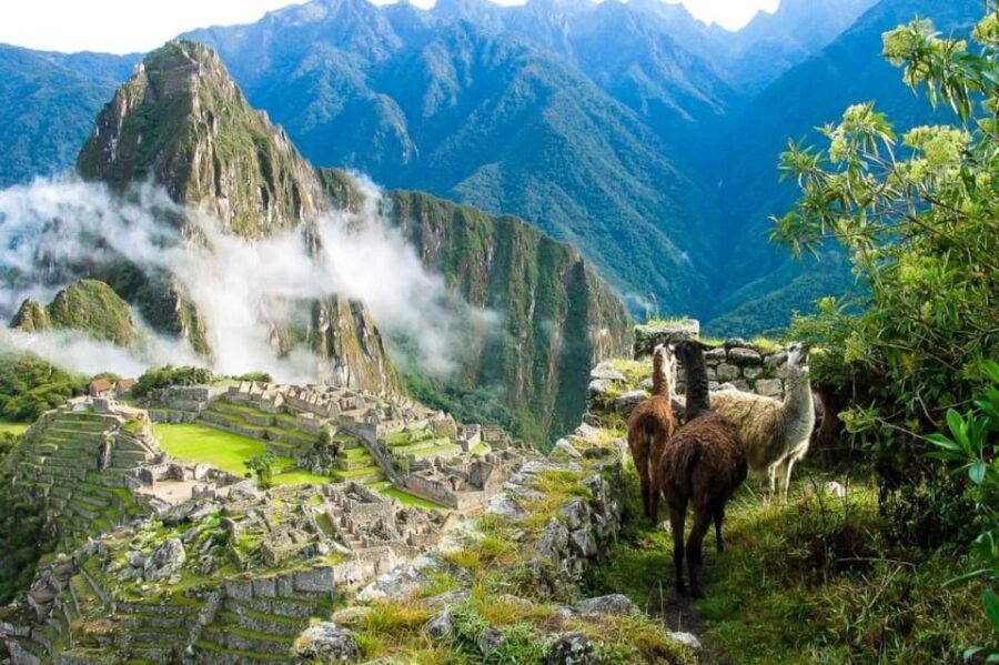 TOUR IN CUSCO 2 DAYS VISIT: MACHU PICCHU AND SACRED VALLEY