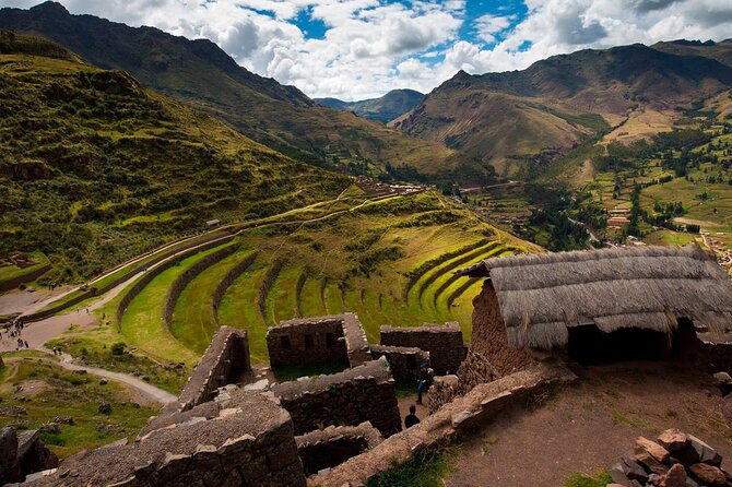 Tour in Pisac and Ollantaytambo With Visit to a Farm and Andean Gourmet Food.
