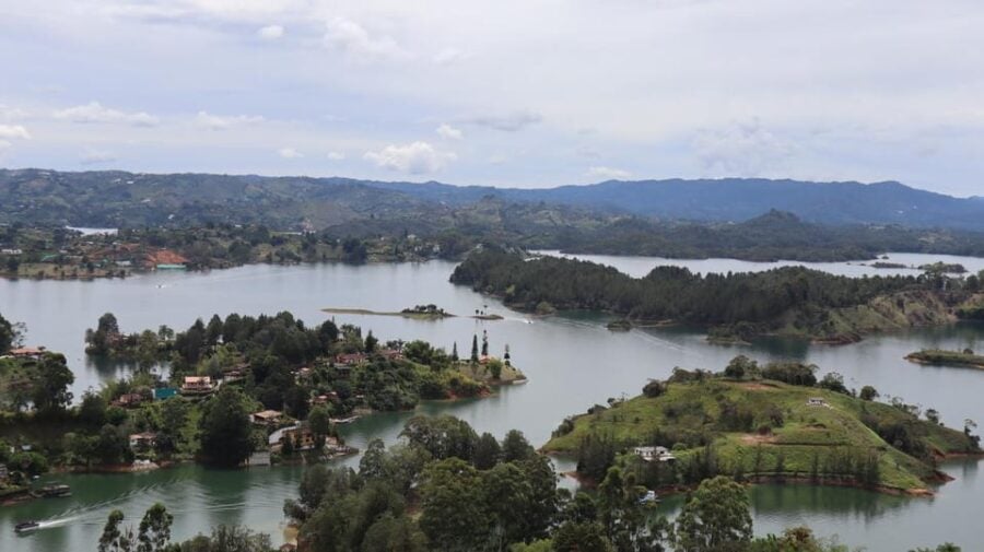 Tour of Guatape by Tuk Tuk 20MIN - Lunch and Drink.