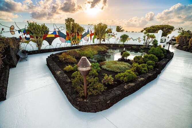 Tour to César Manrique Foundation, Cactus Garden and Teguise for Cruise Passengers