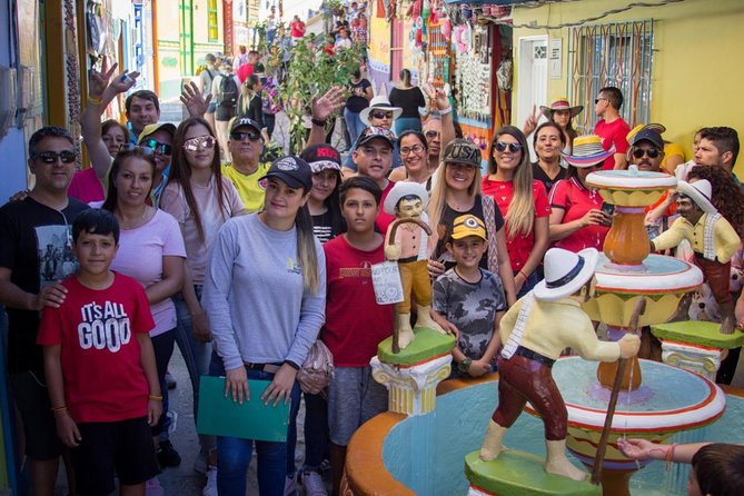 Tour to Guatapé + Rumbero Boat + Access to the Stone