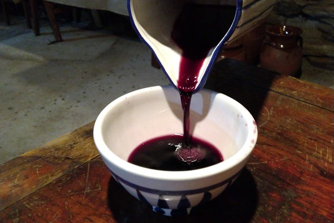 Traditional Vinho Verde Tour in Bowl With Private Transfer (Porto and Braga)