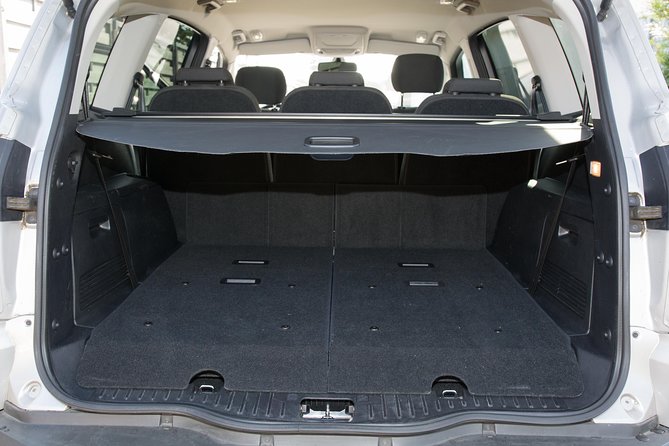 Transfer in Private Minivan From Panama Tocumen Airport to Playa Bonita