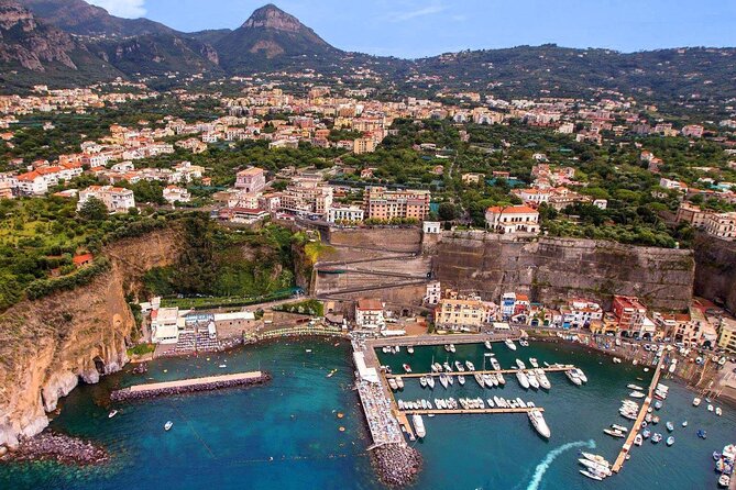 Transfers From Naples to Sorrento Positano Amalfi Ravello Maiori