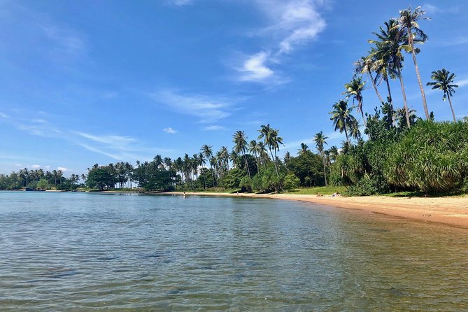 Tropical Island Hideaway by Discovery Center, Kep West