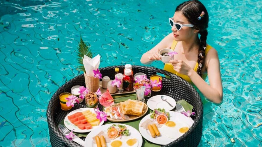 Ubud : Floating Breakfast Photoshoot at Cretya Bali