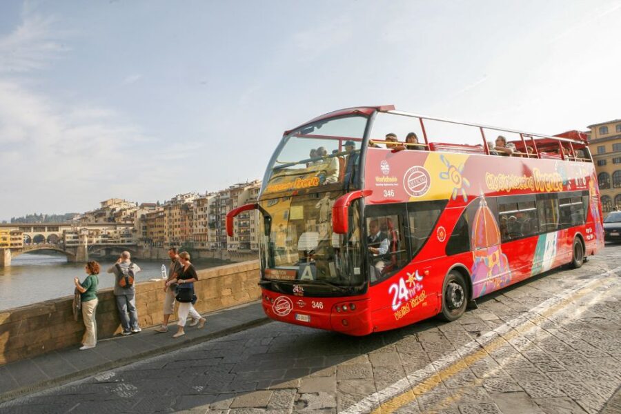 Uffizi Gallery & Hop-on Hop-off Bus Tour