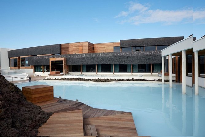 Unique Bathing in an Icelandic Hot Springs at the Blue Lagoon - Overview of the Blue Lagoon Experience