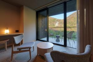 Unzen Miyazaki Ryokan - Picturesque Location
