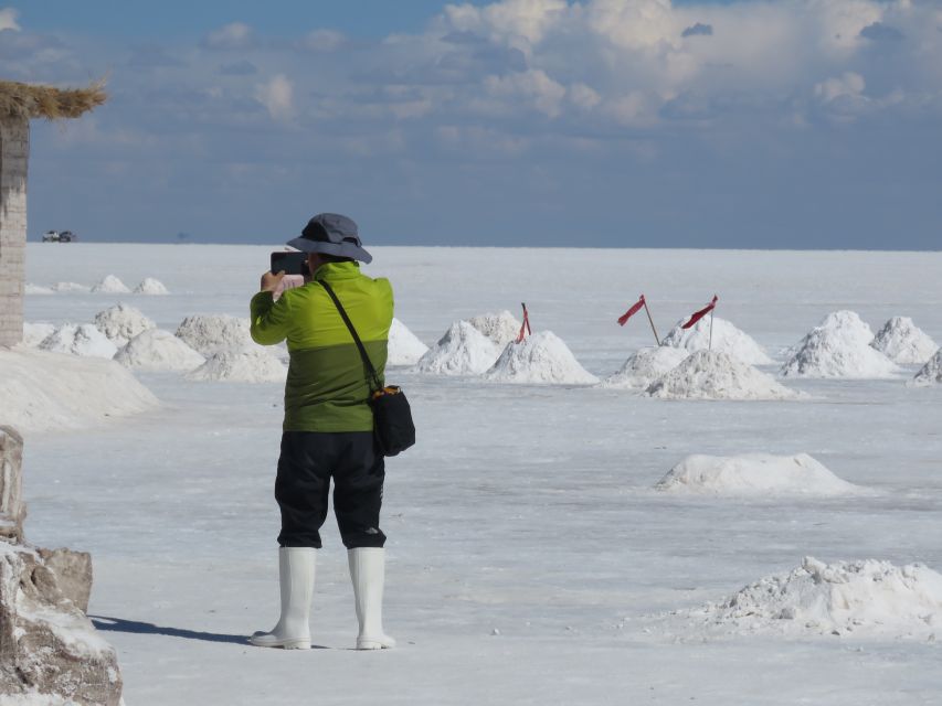 Uyuni: 3-Days Private Tour Uyuni Salt Flats & Colored Lagoon