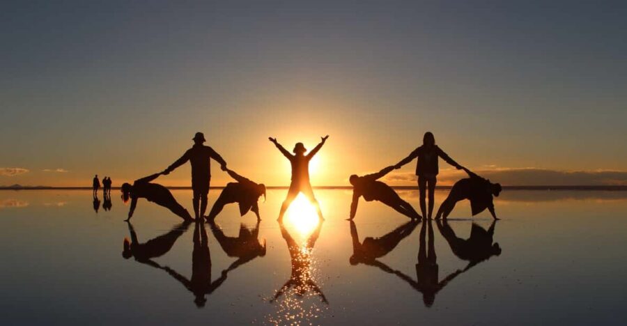 Uyuni: Classic Uyuni Salt Flats Tour + Hotel Pickup