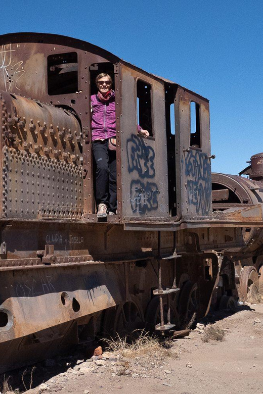 Uyuni: Guided Bike Tour of the Uyuni Salt Flats With Lunch - Tour Overview