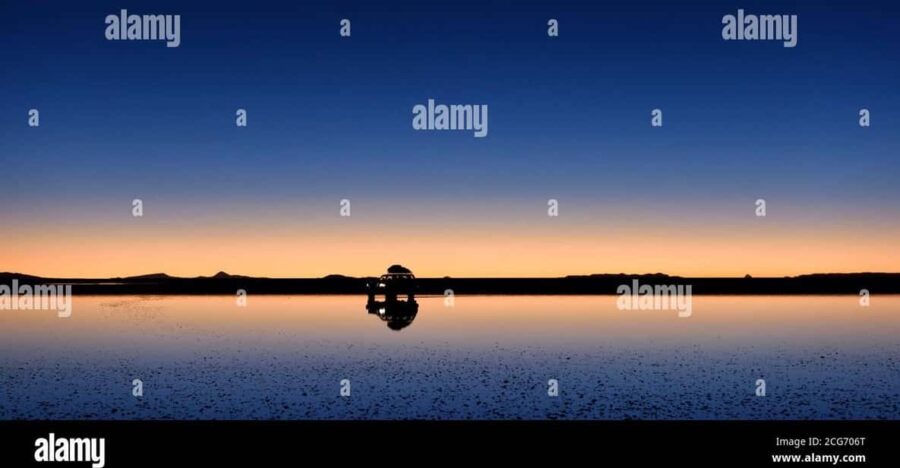 Uyuni: Starlight and Sunrise Salt Flats Tour - Tour Overview