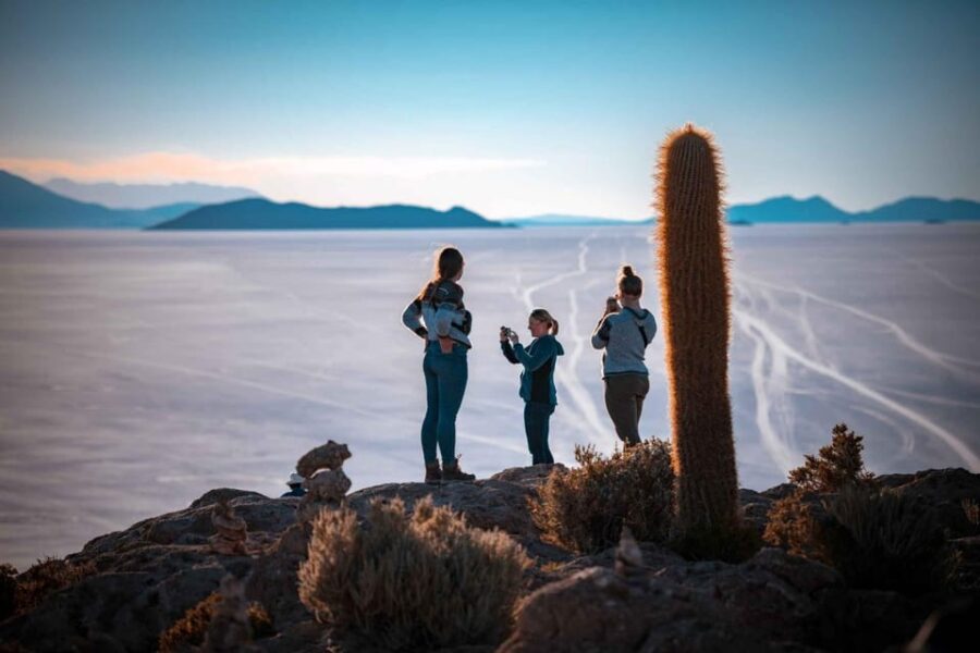 Uyuni:3day Guided Tour to the Salar and Avaroa National Park