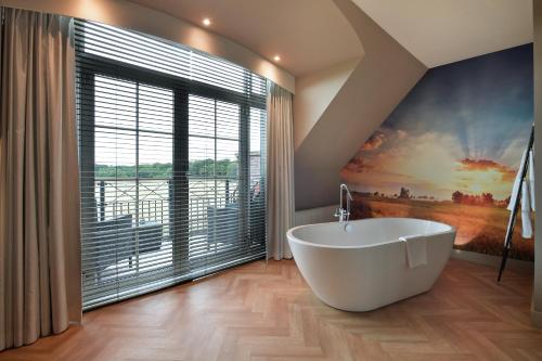 Van Der Valk Hotel Groningen-Westerbroek - Hotel Overview