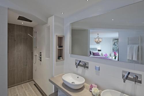 Van Der Valk Hotel Leiden - Location and Proximity
