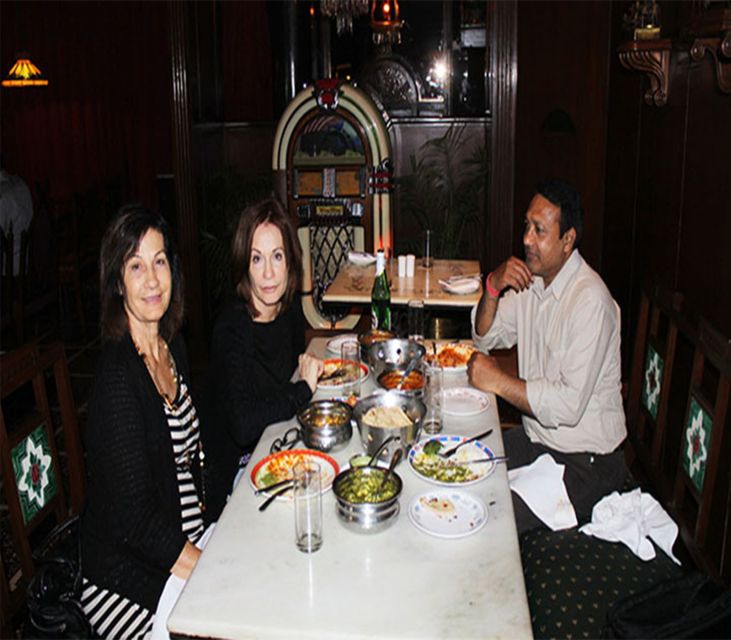 Varanasi: Evening Dinner With Private Transfer