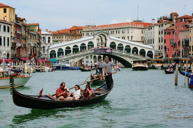 Venice: 2 Hours Morning Walk Tour With Gondola Glide - Meeting Information