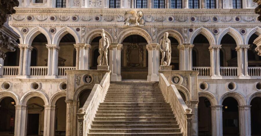 Venice: Doges Palace Skip-The-Line Ticket With Guidebook