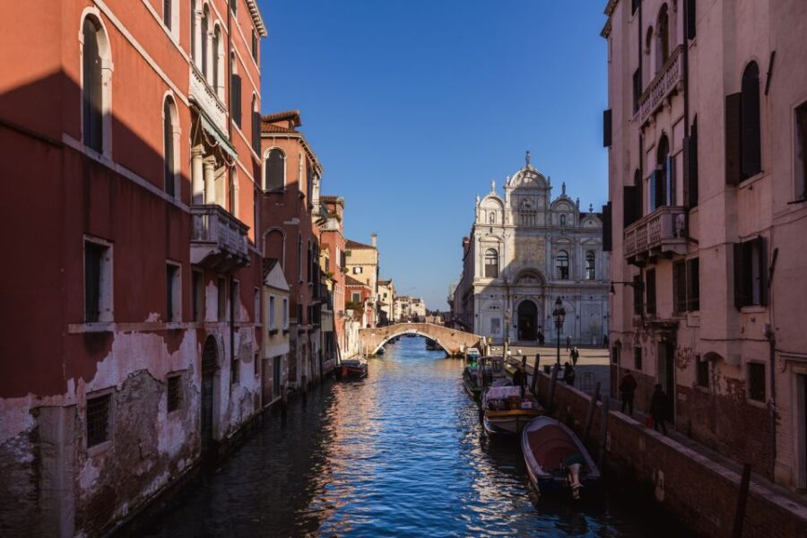 Venice: Grand Canal Gondola Ride and Walking Tour
