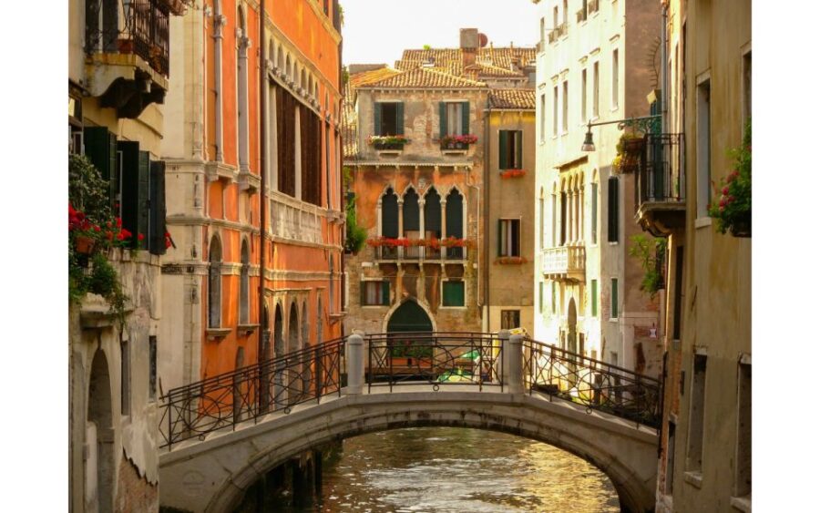 Venice: Rialto Market Guided Tour With Tastings - Tour Overview