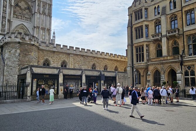 VIP Skip the Line Westminster Abbey and The Crown Highlights Tour