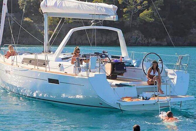 Waikiki Private Sunset Sail Romantic and Private