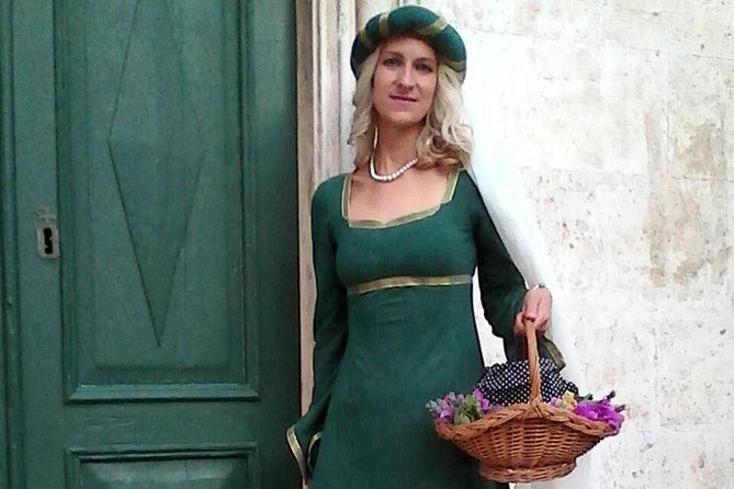 Walking Tour in Korcula With Lady Franchesca