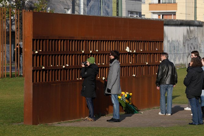Wall Tour Berlin – Fates, Heroes & Love Stories