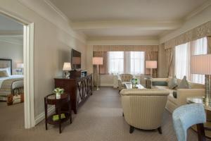 Warwick New York - Hotel Overview